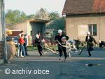 družstvo mladých hasičů při cvičném zásahu